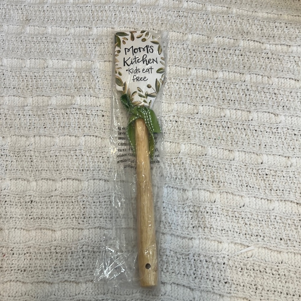 Mom’s Kitchen Silicon and Wood Spatula